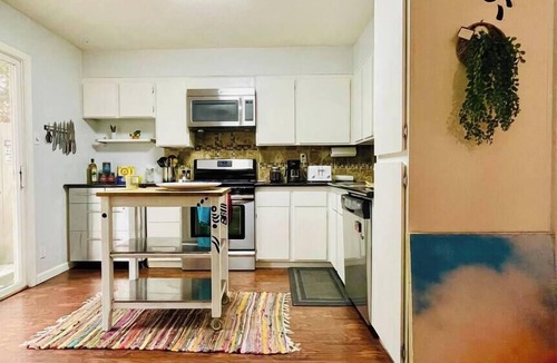 Southeastern Sacramento Condo | Artist's Condo with 2 Bedroom & Arcade