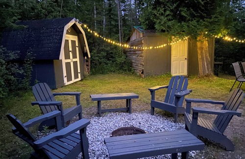 Saugeen 29 Cottage | Artist's Lakehouse - Cozy Private Cottage by Lake Huron - Sleeps up to 5 people