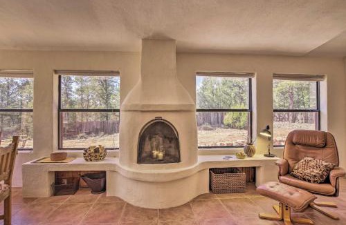 Rowe House | Artist's Retreat w/Pecos National Park Views!