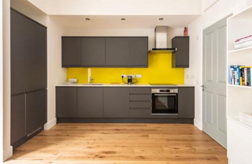 Stockbridge Apartment | Artist's Studio in Stockbridge