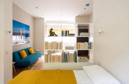 Stockbridge Apartment | Artist's Studio in Stockbridge