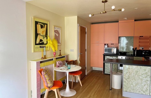 Kidbrooke with Hornfair Apartment | Artistic Apartment