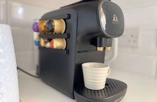 Leeds Villa | Artistic, Bright & Spacious 3 Bedroom Home