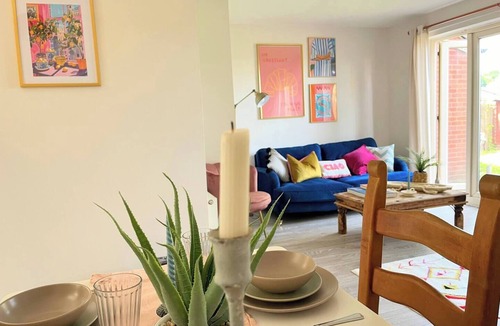 Leeds House | Artistic, Bright & Spacious 3 Bedroom Home