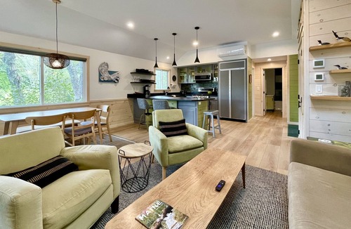 Boothbay Cottage | Artistic Cottage on Knickerbocker Lake with kayaks