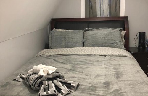 Queens Apartment | Artistic Cozy Home