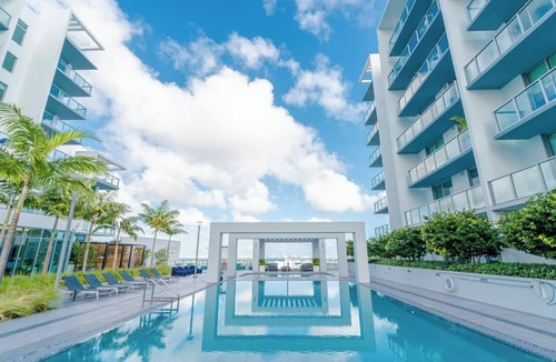 Northeast Miami Condo | Artistic Design District Stay, Parking, Pool, Gym