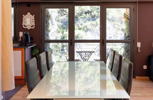 La Margineda Apartment | Artistic Duplex with Terrace, 10 min City Center