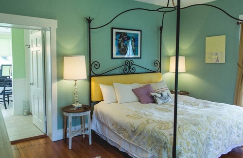 Granville South House | Artistic estate