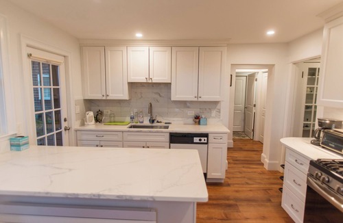 Salem House | Artistic Historical home, walkDT