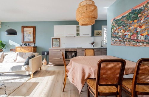 Silly-Gallieni Apartment | Artistic Poise, by Veeve