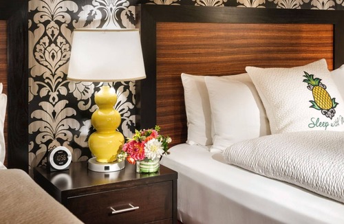 Lower Queen Anne Hotel | Artistic Room Perfect for Exploring Space Needle & Seattle Center, Pool Access