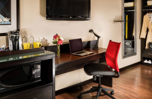 Lower Queen Anne Hotel | Artistic Room Perfect for Exploring Space Needle & Seattle Center, Pool Access