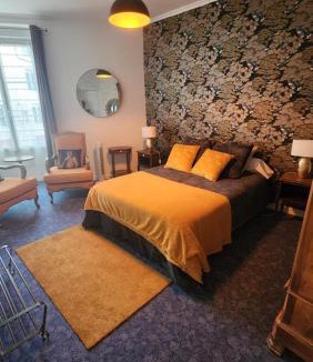 Sille-le-Guillaume Apartment | Artistique