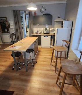 Sille-le-Guillaume Apartment | Artistique