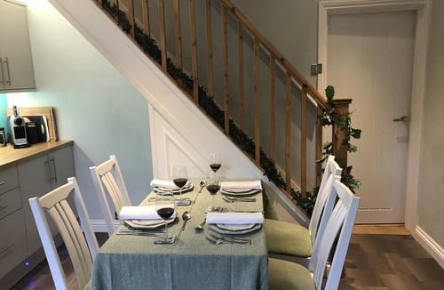 Harrogate House | Artists' Cottages