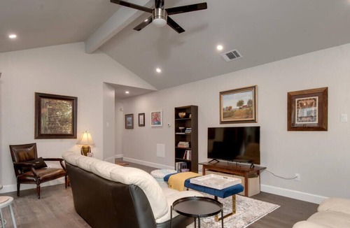 Copperfield House | Artists home in north Austin
