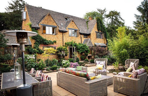 Sibford Gower House | Artists Oasis in Cotswolds