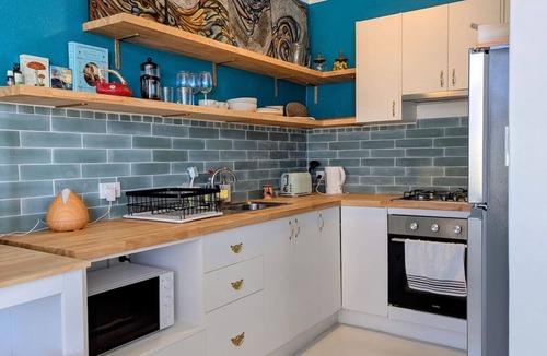 Fitzroy North Apartment | Artist’s Studio in Fitzroy North