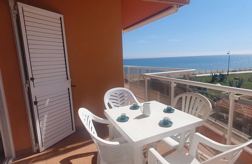 Els Griells Apartment | Artit C1 Apartment to rent L'Estartit first line with wifi