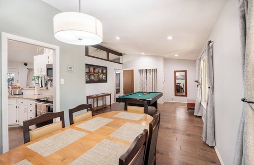 Schertz House | ArtLens Casa-Billiards-Campfire-WD-WIFI-Playset-TVs-Bluetooth Surround Sound