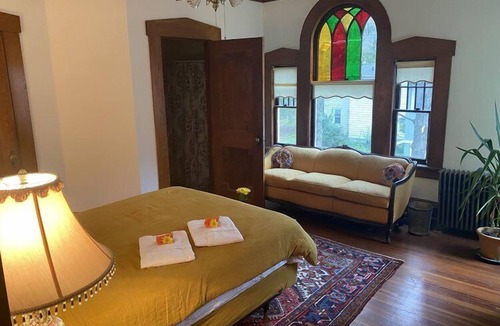 Fleischmanns Bed & Breakfast | Arts Inn