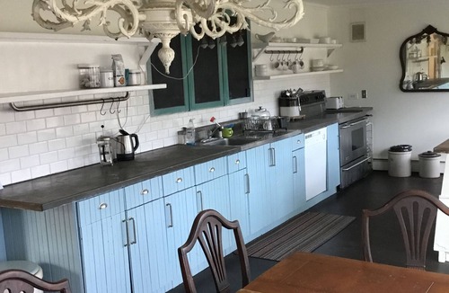 Bristol Cottage | Artsy boho style neclectic quirky cottage