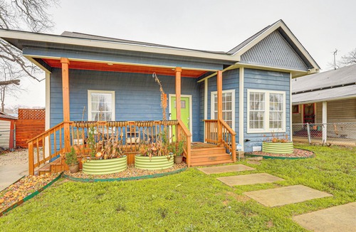 Nevada Street House | Artsy Bungalow w/Yard in Dtwn San Antonio