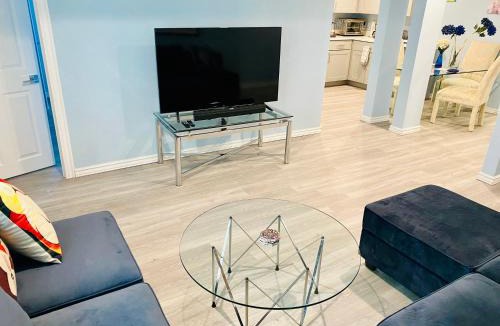 Briargate Apartment | Artsy home by Air Force Academy with office space