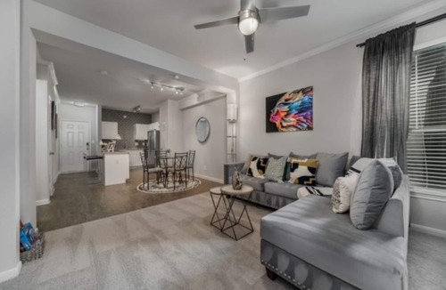 Bryan Place Apartment | Artsy Oasis | Deep Ellum| Parking + Gym