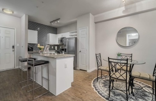 Bryan Place Apartment | Artsy Oasis | Deep Ellum| Parking + Gym