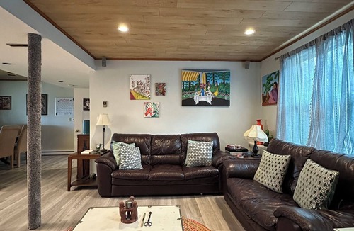 Walpole Apartment | Artsy Private Suite 5 Min from World Cup Stadium, Backyard & Private Entrance