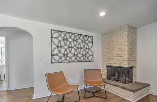 Whitesboro House | Artsy Upstate Getaway w/ Huge Private Yard!