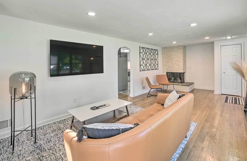 Whitesboro House | Artsy Upstate Getaway w/ Huge Private Yard!