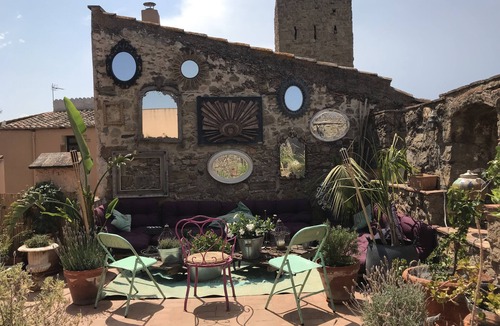 Verges House | Arty Holiday (x8) Castle of Verges