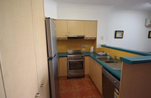 Broadbeach Apartment | Aruba Beach Resort