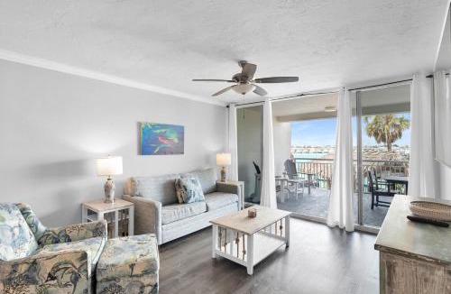 Meadows House | Aruba - Downtown Waterfront 2x2 Dock & Pool Pet-Friendly