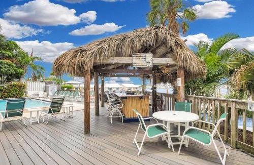 Meadows House | Aruba - Downtown Waterfront 2x2 Dock & Pool Pet-Friendly