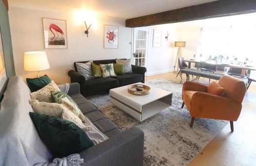 Arundel House | Arundel Castle River House, The Palms