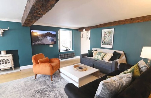 Arundel House | Arundel Castle River House, The Palms