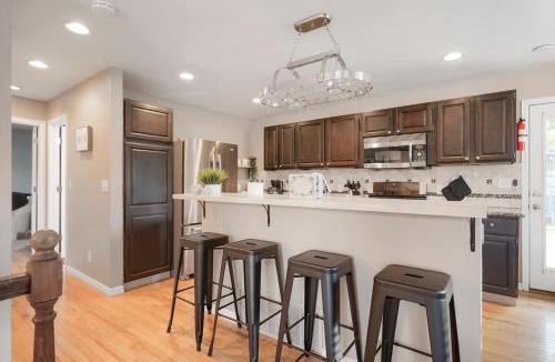 Arvada Plaza Area House | Arvada home w hot tub & BBQ