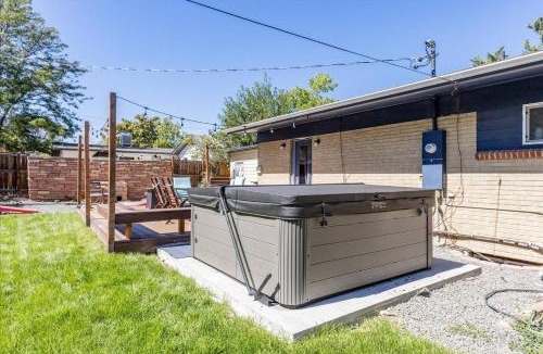 Arvada Plaza Area House | Arvada home w hot tub & BBQ