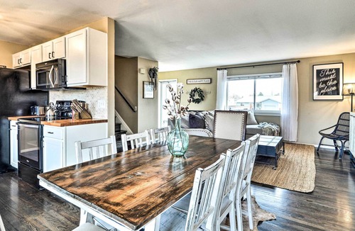 Arvada House | Arvada House w/ Fire Pit & Outdoor Kitchen!