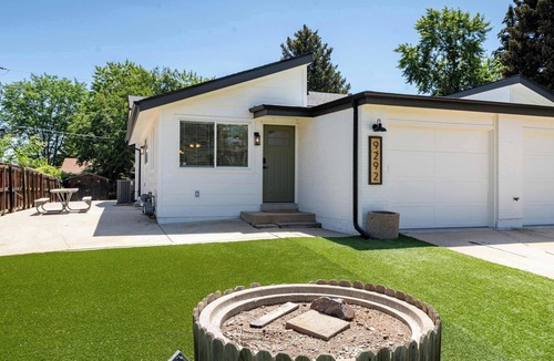 Arvada Plaza Area House | Arvada Retreat+Game Room+Garage