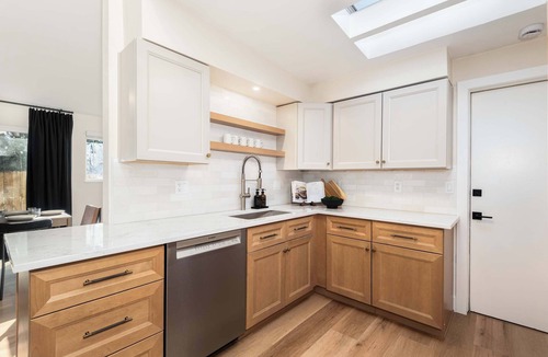 Arvada Plaza Area House | Arvada Retreat | Garage | Near Olde Town+Red Rocks