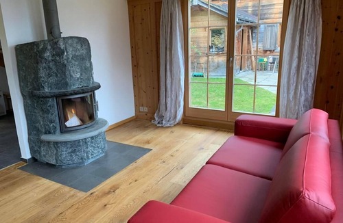 Monstein Ski Chalet | As good as new 2-room holiday chalet (55m2)