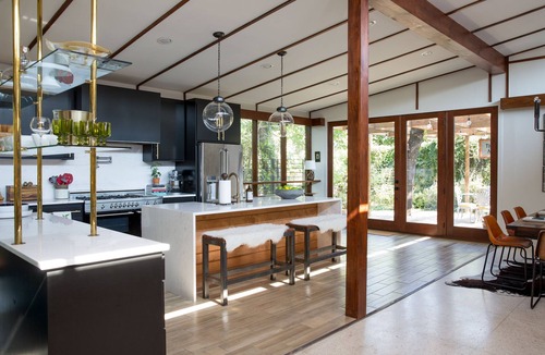 Mountainview House | As seen on Fixer Upper - Stay in The Fabulous Waco Mid Century Modern Home!