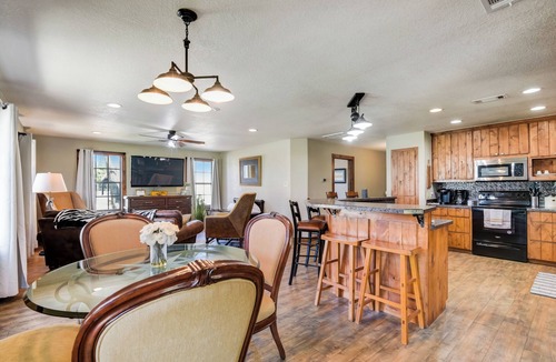 Van Alstyne House | As Seen on HGTV l Events Welcome l 18-Acre Ranch