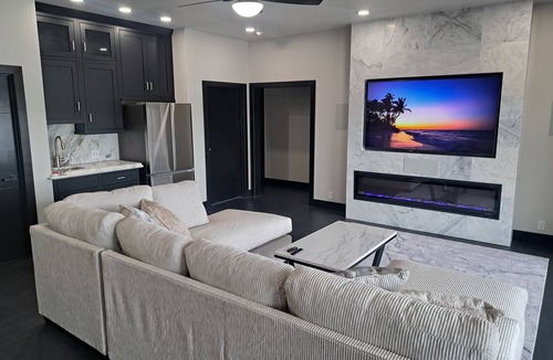 Osage Beach House | AS SEEN ON TV Waterfront Home 7 bed,Private Dock,Hot Tub/Pool 13MM in Porto Cima