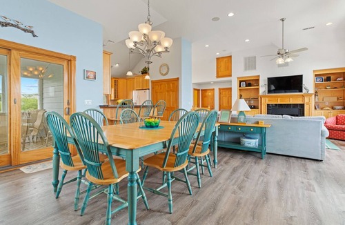 Corolla House | As Time Goes By: Dog-friendly, Elevator, Pool, Hot Tub